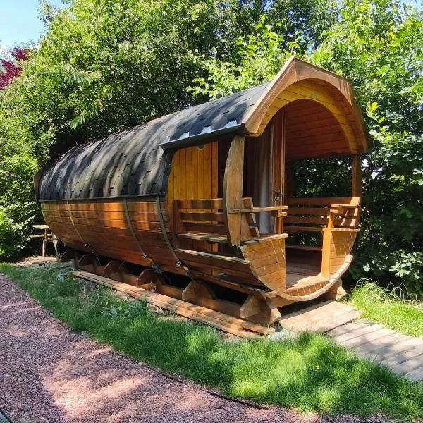 Le Tonneau insolite Bacchus - Le Souffle du Saule - SPA, hotel in Buhl-Lorraine