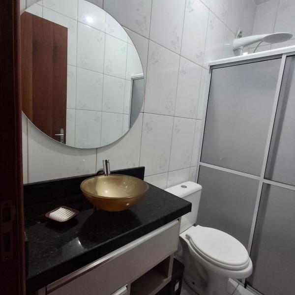 Casa aconchegante com churrasqueira, garagem e apenas 1 quadra e meia do mar, PARA NATAL e ANO NOVO, MÍNIMO 5 DIAS PARA ALUGAR - Foto 3