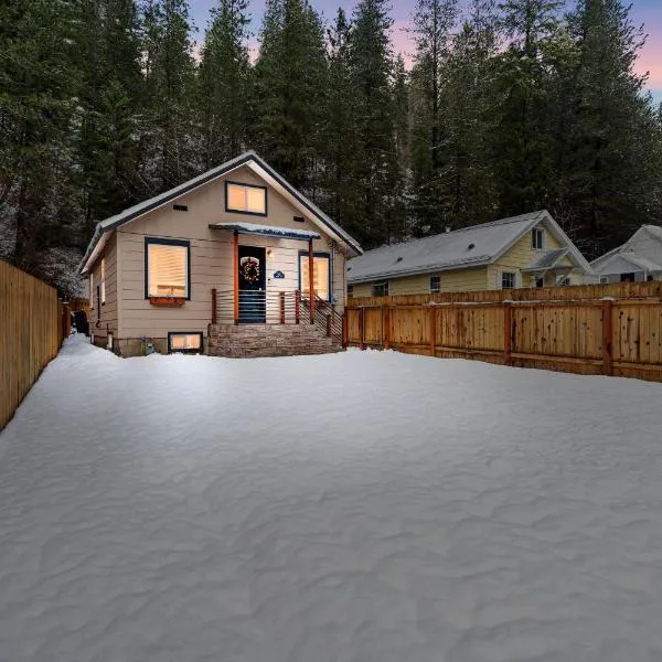 Minutes from Lookout Pass & Silver Mountain, hotel v destinaci Wallace