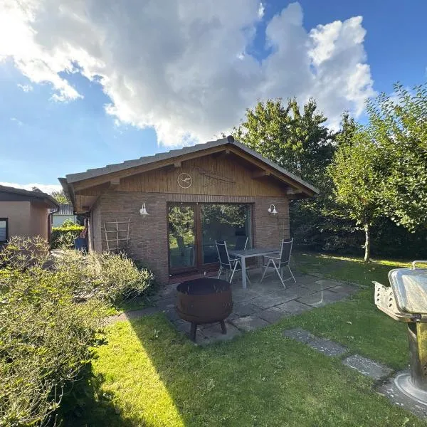 Bungalow im Garten in Wiek, hotel in Wiek auf Rügen 