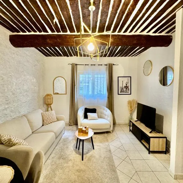 2 pièces Vieil Antibes, hotel v destinaci Antibes