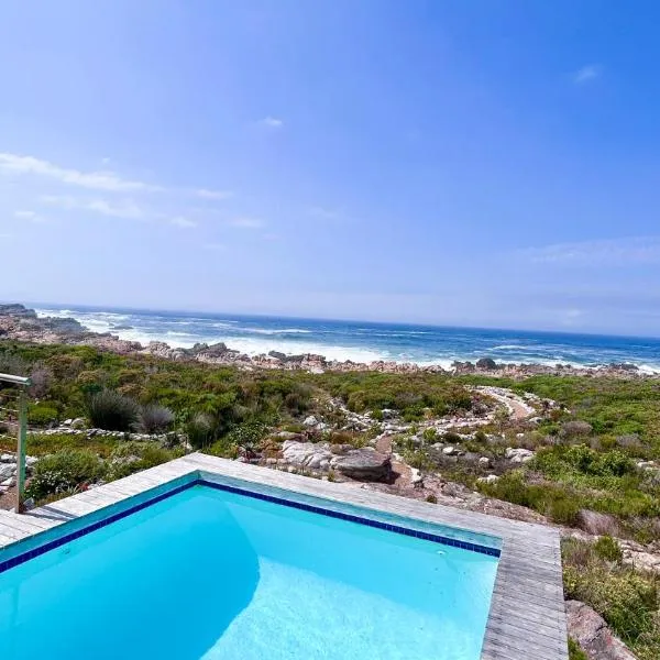 Kalliste Boutique Stays, Misty Shores Cottage, hotel in Bettyʼs Bay