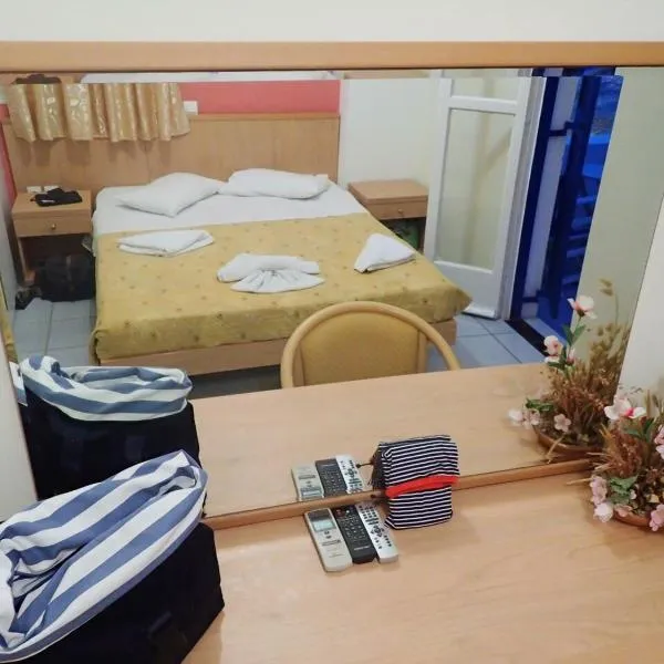 Villa Markos, hotel in Perissa