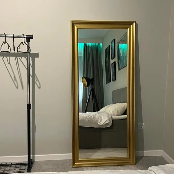 EUROPA22 Coffe House - pokoje w centrum miasta Tomaszów Maz - dwa duże pokoje - szybkie zameldowanie od 13 Blisko Areny Lodowej Dla Max 7 osób ze wspólną łazienką, отель в Томашуве-Мазовецком