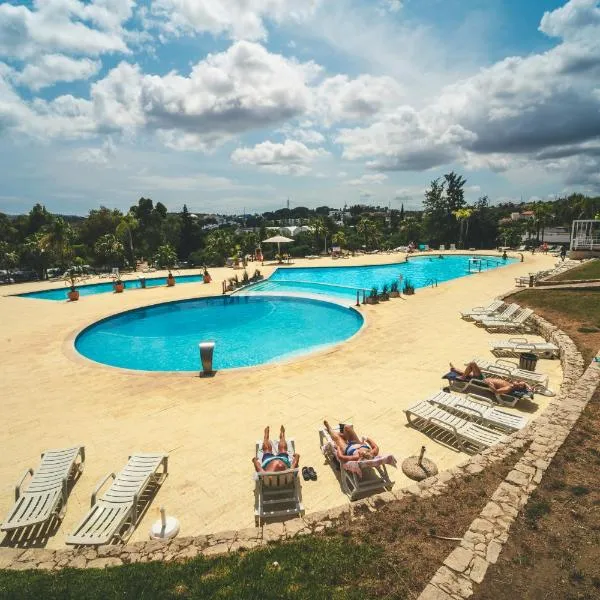 HolaCamp Albufeira, hotel em Albufeira
