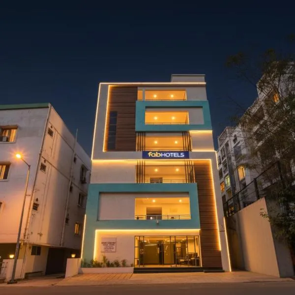 FabHotel Serenity - Nr AIG Hospital, Gachibowli, hotel v destinaci Gachibowli