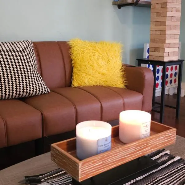 Vintage Eastside Beltline Trail Apartment by Krog St Market with Free Parking, hotel em Atlanta