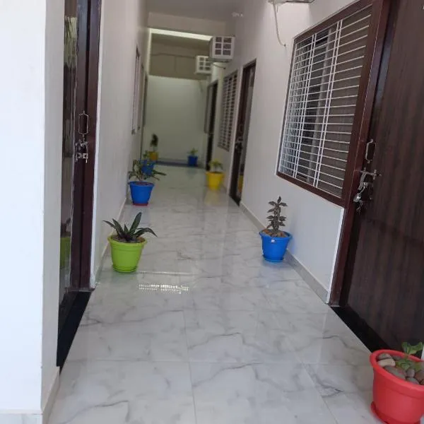 Sri Narayan Home Stay, hotel v destinaci Ayodhya