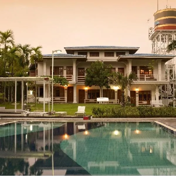 Myanmar Life Hotel, hótel í Yangon