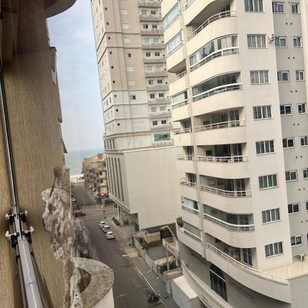 Apto a 80 metros do mar para 8 pessoas