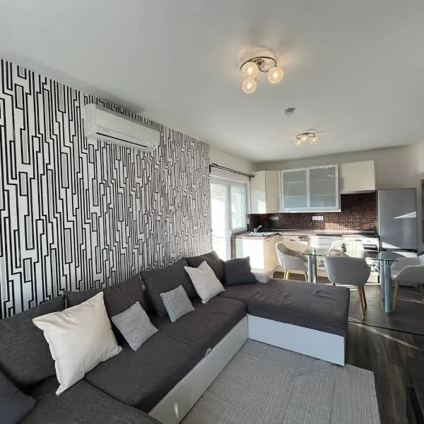 Luxury Wellness Penthouse Suite, hotel in Siófok