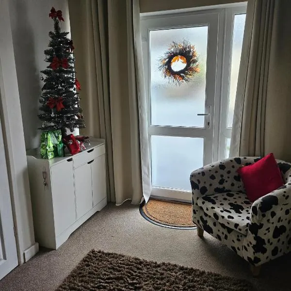 Shalom, in Saundersfoot, near the sea, ξενοδοχείο σε Saundersfoot