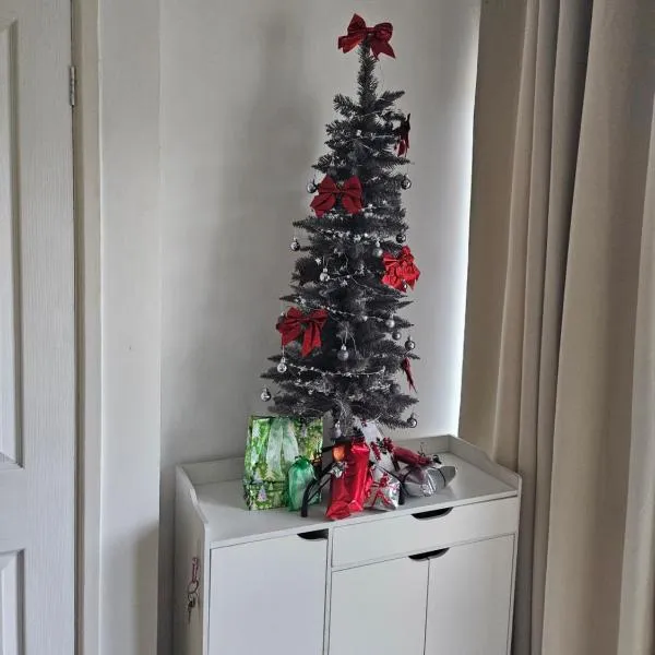 Shalom, in Saundersfoot, near the sea, ξενοδοχείο σε Saundersfoot