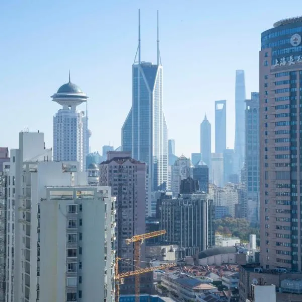 Yi Du Home with City View - Family Suite 500m to Nanjing West Rd Near People's Square -Credit Cards Accepted โรงแรมในเซี่ยงไฮ้