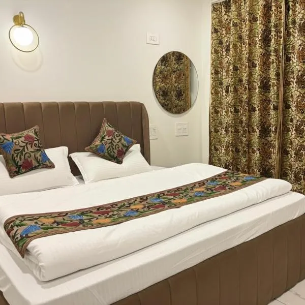 Hotel Crescent, hotel in Srinagar