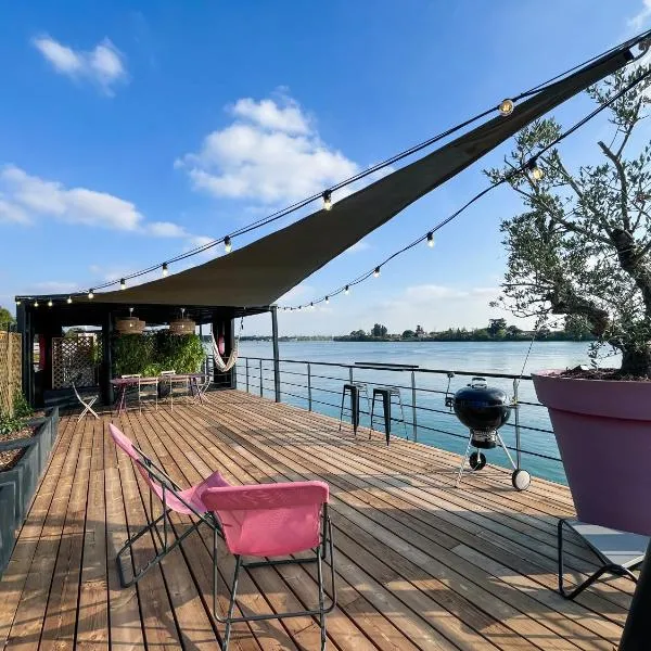 Péniche Hisseo Tain-l'Hermitage Vue Rhône, Clim, Terrasse, hotell sihtkohas Tain-lʼHermitage