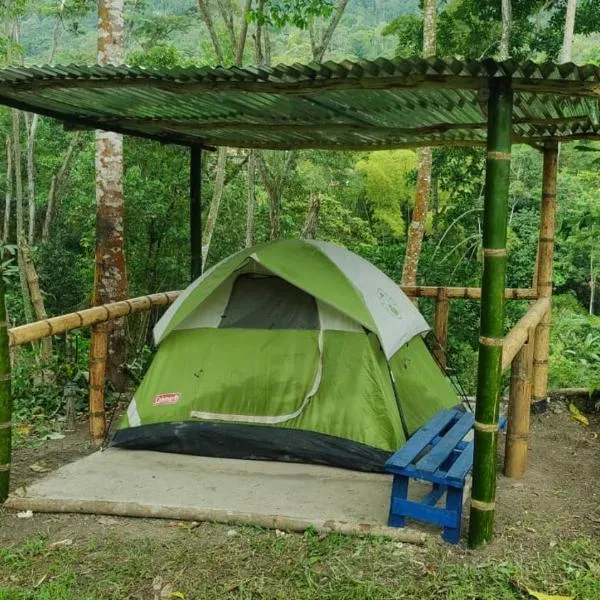 Refugio Los Naranjales, hotel v destinaci El Colegio