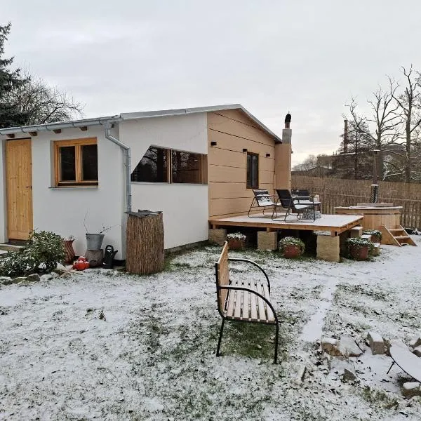 Chatka U Vlka, hotel in Lnáře