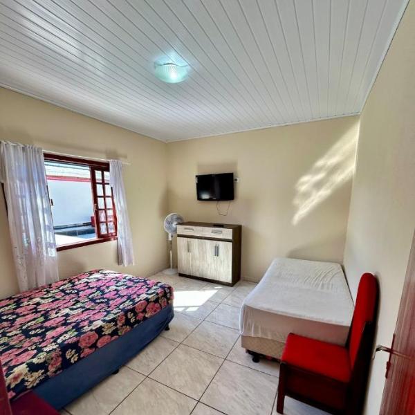Casa com piscina em matinhos,até 18 pessoas - Foto 2