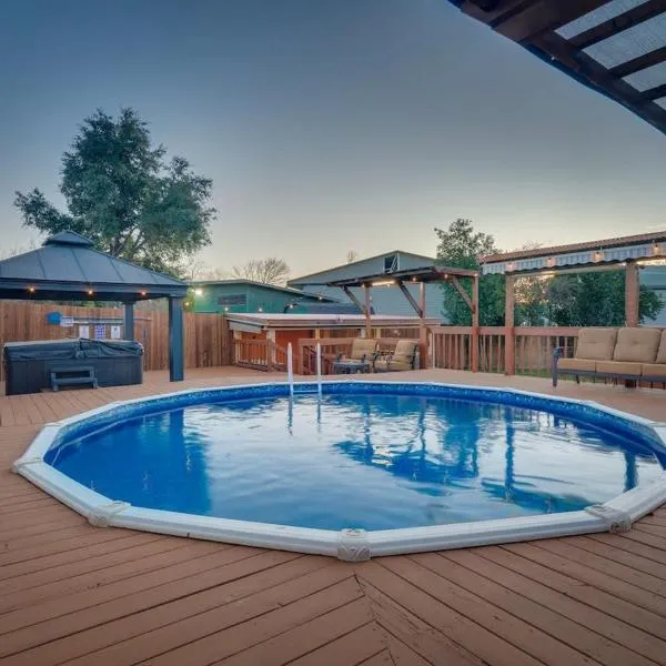 5BD-3BA in the Heart of Dallas wit Pool & Hot Tub, hotel a Dallas