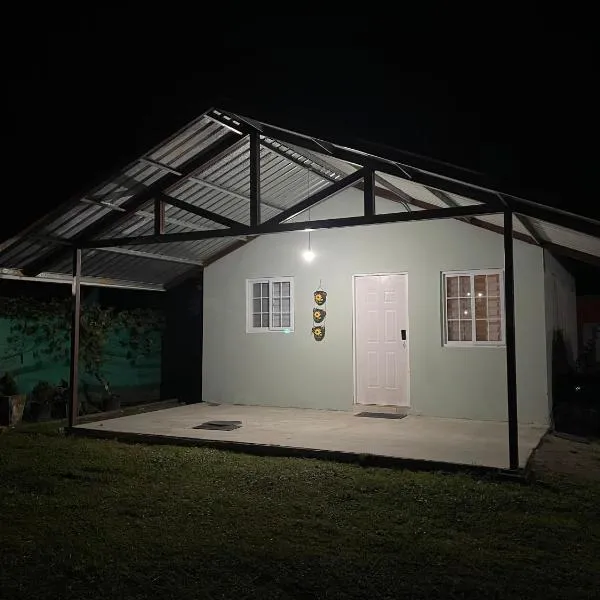 Casa Colibrí, entera, Volcán, ξενοδοχείο σε Volcan