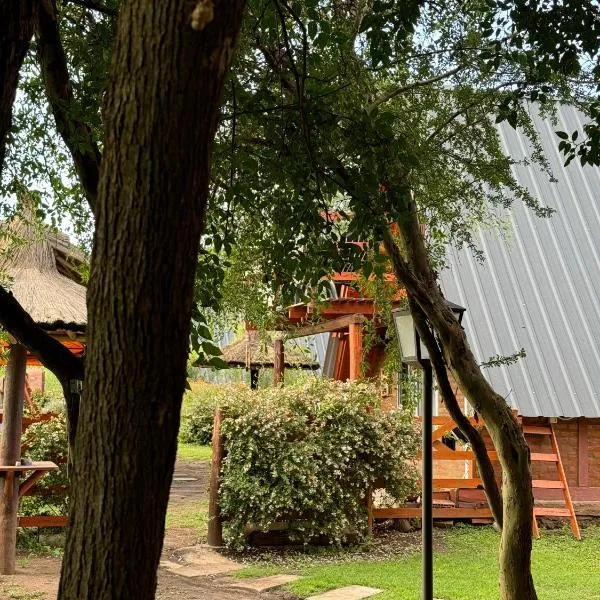 Cabañas Las abuelas, hotel in Villa Rumipal