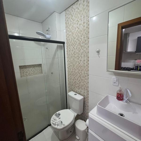 Apartamento térreo, 2 quartos á 300 mts da praia - Foto 3