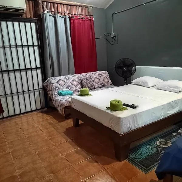 Surá House Corcovado Habitaciones privadas with AC, ξενοδοχείο σε Puerto Jimenez