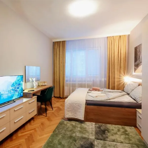 NDK Garden at Vitosha Blvd Absolutely Top Center with Free Parking, hotell i Sofia