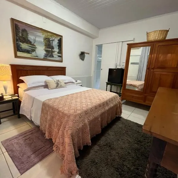 Cantinho Ítalo-Germânico Hospedagem - Suíte Lavanda - Centro, Marechal Floriano-ES, hotel em Marechal Floriano