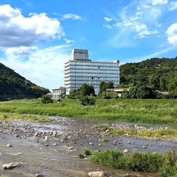 三朝ロイヤルホテル、三朝町のホテル
