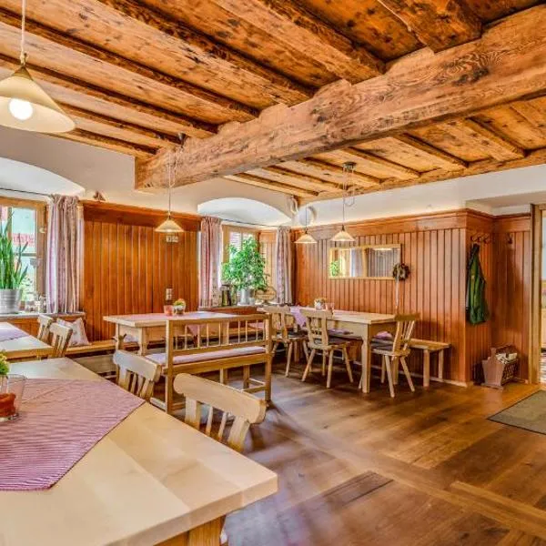 Gasthof Schiesl, hotel v destinaci Altendorf