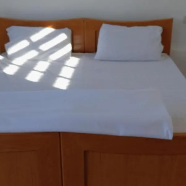 Alnwatif Gate guest house Dana nature reserve, hotel em Dana