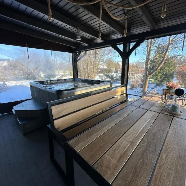 Stara Szkola - Wielki Medromierz 59, hotel v destinaci Wielki Modromierz