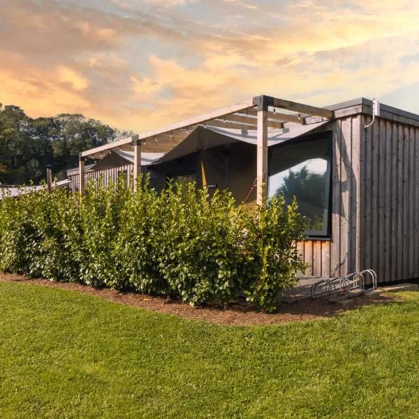 The Birdbox - Unique Hot Tub Cabin in Millport, hotel en Millport