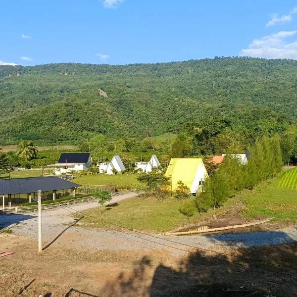 Mountain Deer Resort & Camping, hotel a Ban Mung