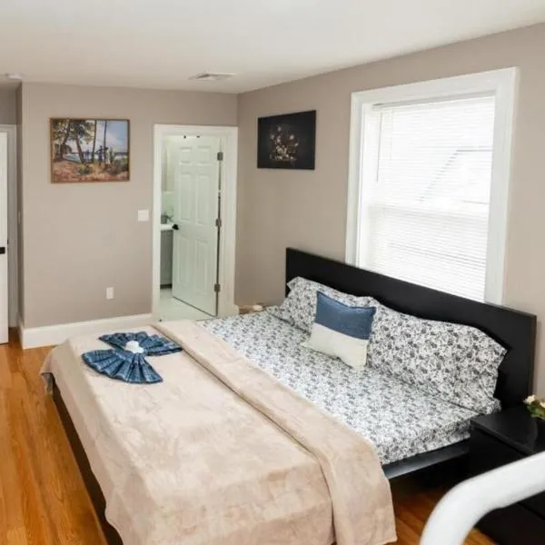 Expansive 3BR Boston Nest - Pet-Friendly - Near Franklin Park & Red Line 558-2, готель у Бостоні