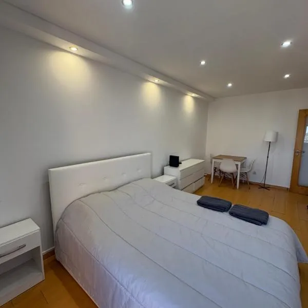 Quarto Relaxante e Agradável, hotel v destinaci Amora