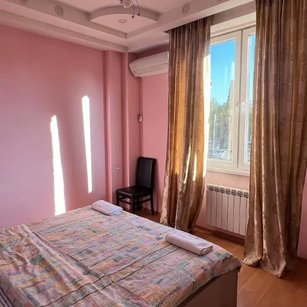 Rest House Tbilisi、トビリシのホテル