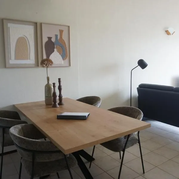 Kustverhuur, Oude manege Nieuwvliet, Nieuwvliet 11, hotel v destinaci Nieuwvliet