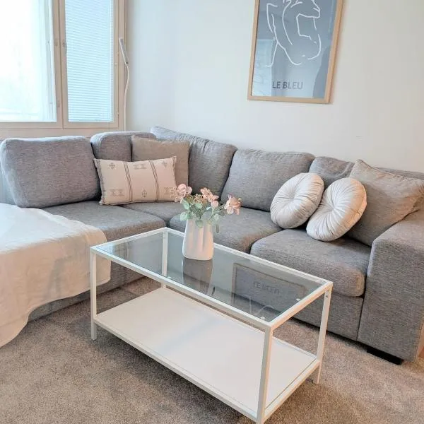 Wonderful,warm & big apartment in Kemi city center, hotel em Kemi