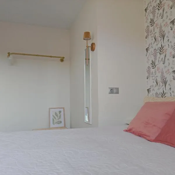 Abril 56 Villa&Suites, hotel in Oreña