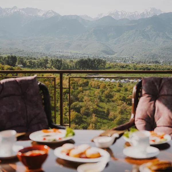 Pik Talgar Eco Village, hotel in Talghar