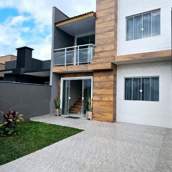 Sobrado com Piscina