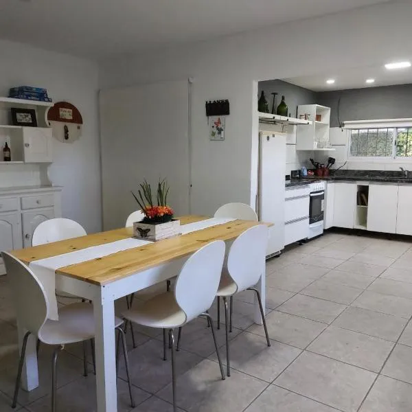 Casa en villa amancay, villa general belgrano、Villa Amancayのホテル