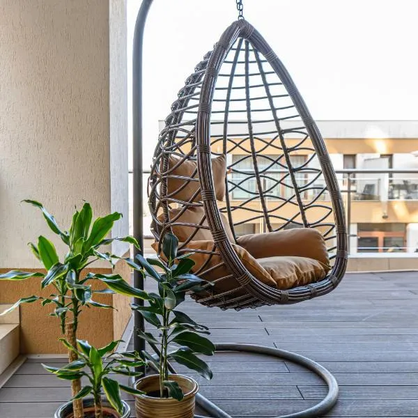 Luxury 2BR Apartment - Amazing Terrace, hotel a Braşov