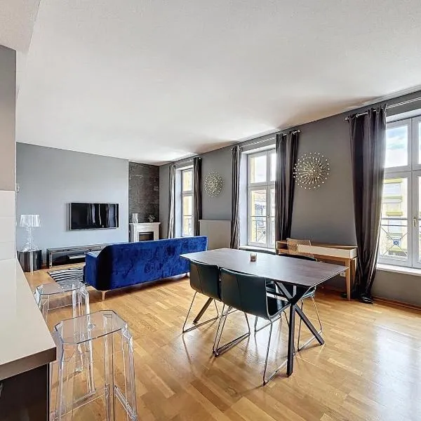 Appartement dans un immeuble de caractère , vue sur le Temple Neuf avec parking, hotel v destinaci Metz