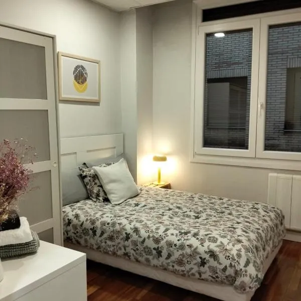 Pensión Guggenheim Riverview HBI01297, hotel v destinaci Bilbao