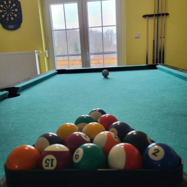 Kuća za 10 osoba s jacuzzijem i biljarom Mrkopalj، فندق في مركوبالج