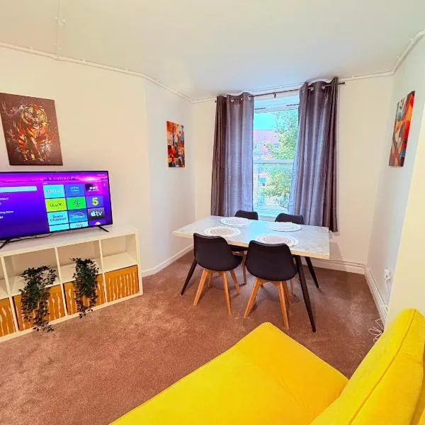 BRAND NEW 2 bed flat plus living room for 7 people near from Chelsea Stadium with welcome breakfast, hotel in London